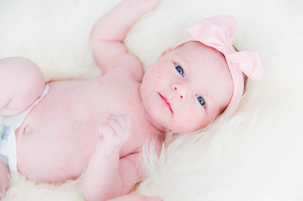 baby wakker newborn shoot noord-holland