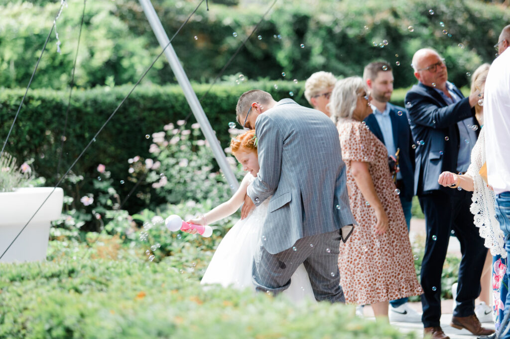 knuffel bruiloft fotograaf hoorn