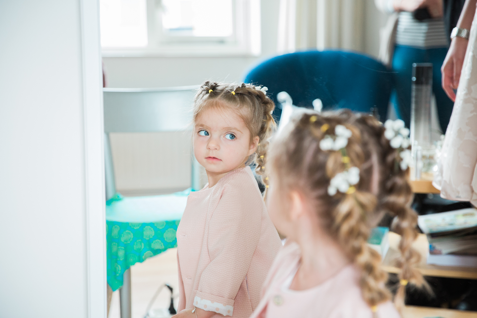 bruidsmeisje peuter trouwfotografie noord-holland