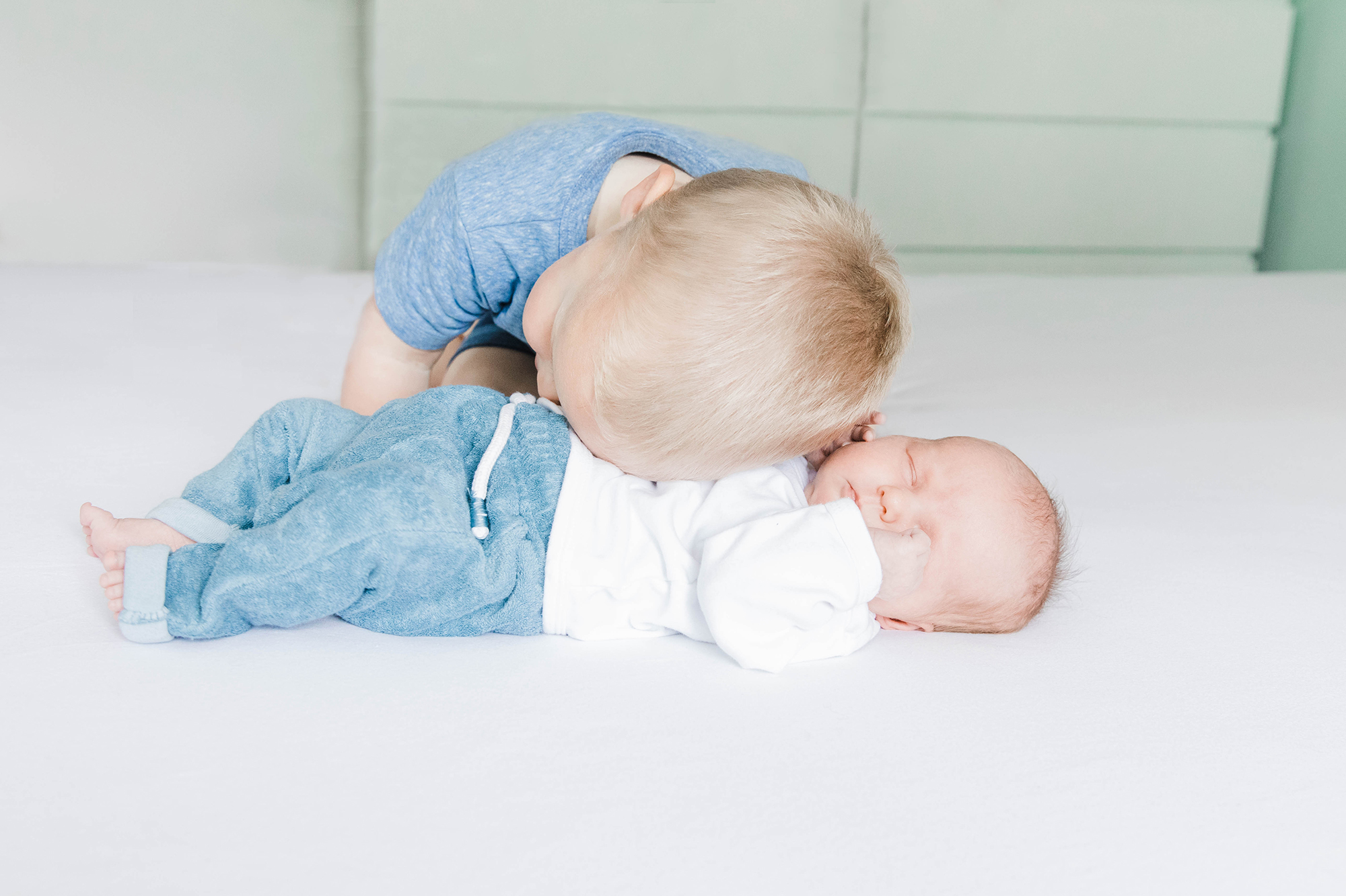 newborn voorbeeld foto broers zussen